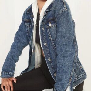 Old Navy Boyfriend Denim Jean Jacket - Size Small - NEW